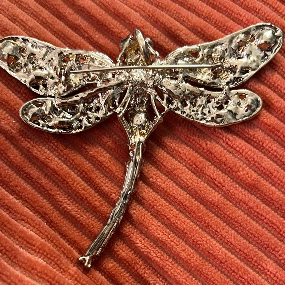3/$18 Colorful Dragonfly Brooch Lot 259 - Picture 4 of 5